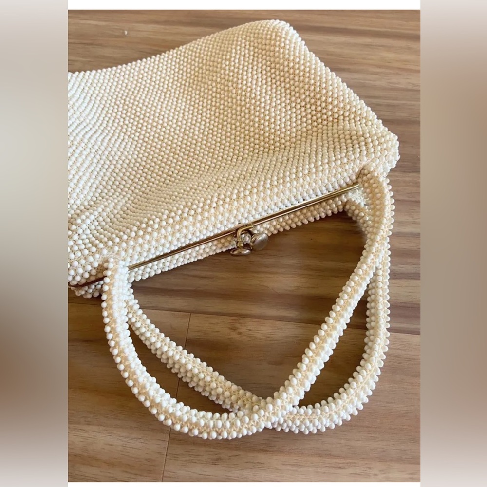 VINTAGE corde-bead purse small kiss lock ivory